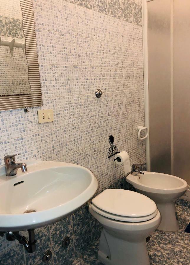 Parisa Suite Roma Esterno foto